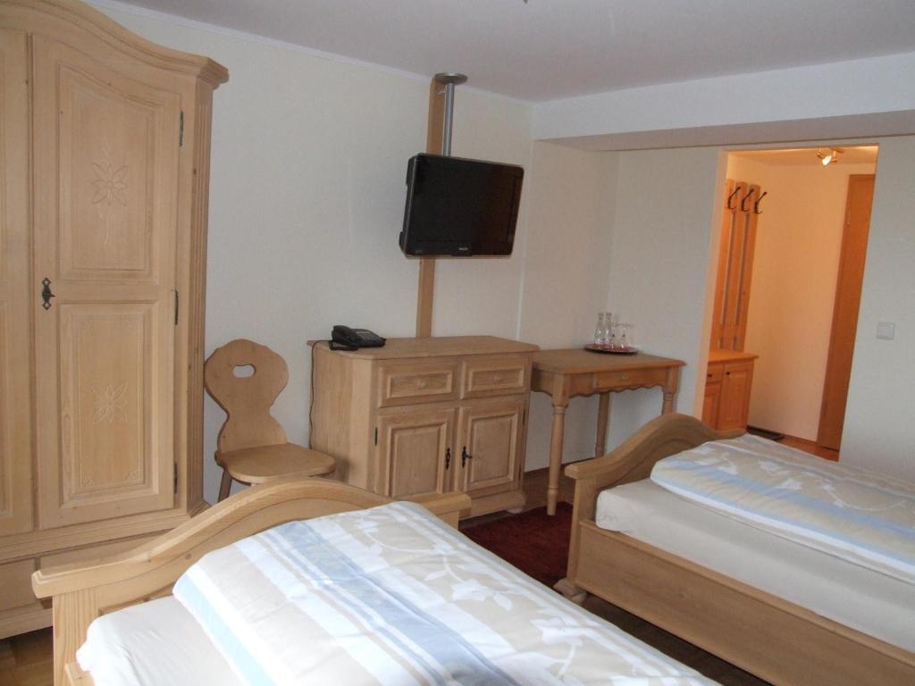 Berggasthof & Hotel Brend Furtwangen Quarto foto